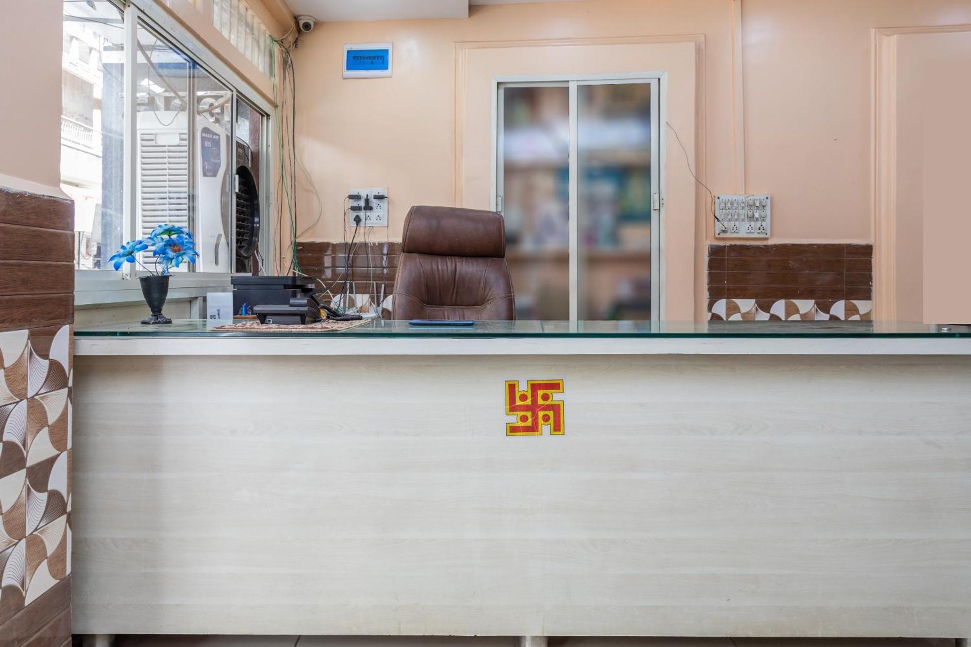 Spot On Hotel Sawera Indore Buitenkant foto