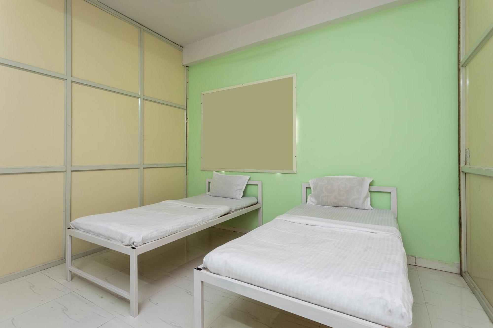 Spot On Hotel Sawera Indore Buitenkant foto