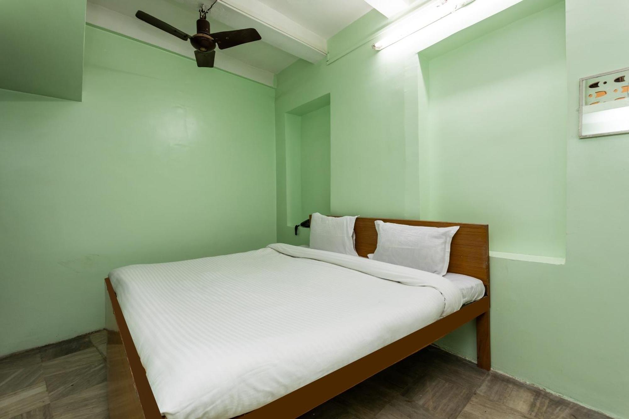 Spot On Hotel Sawera Indore Buitenkant foto