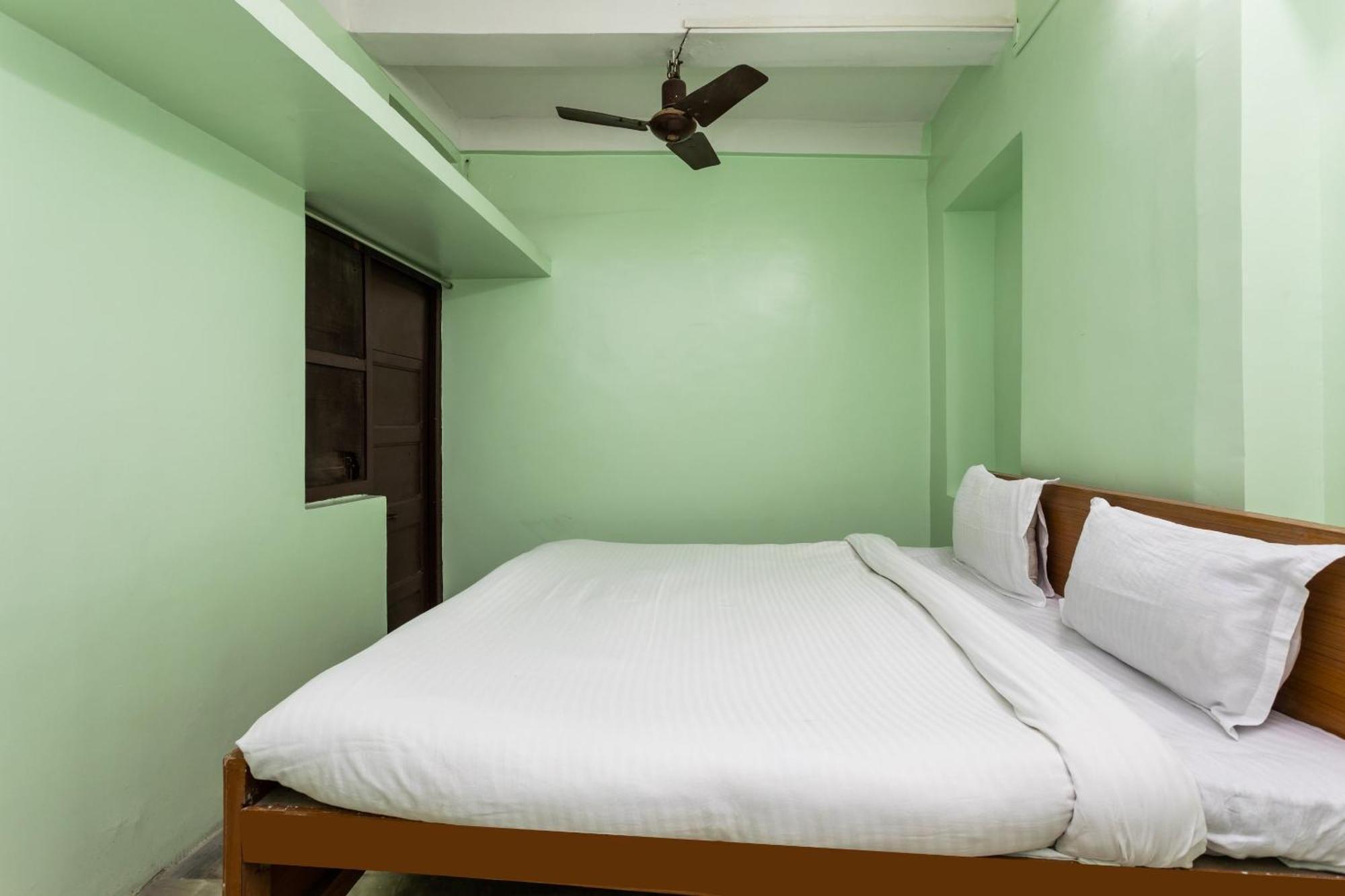 Spot On Hotel Sawera Indore Buitenkant foto